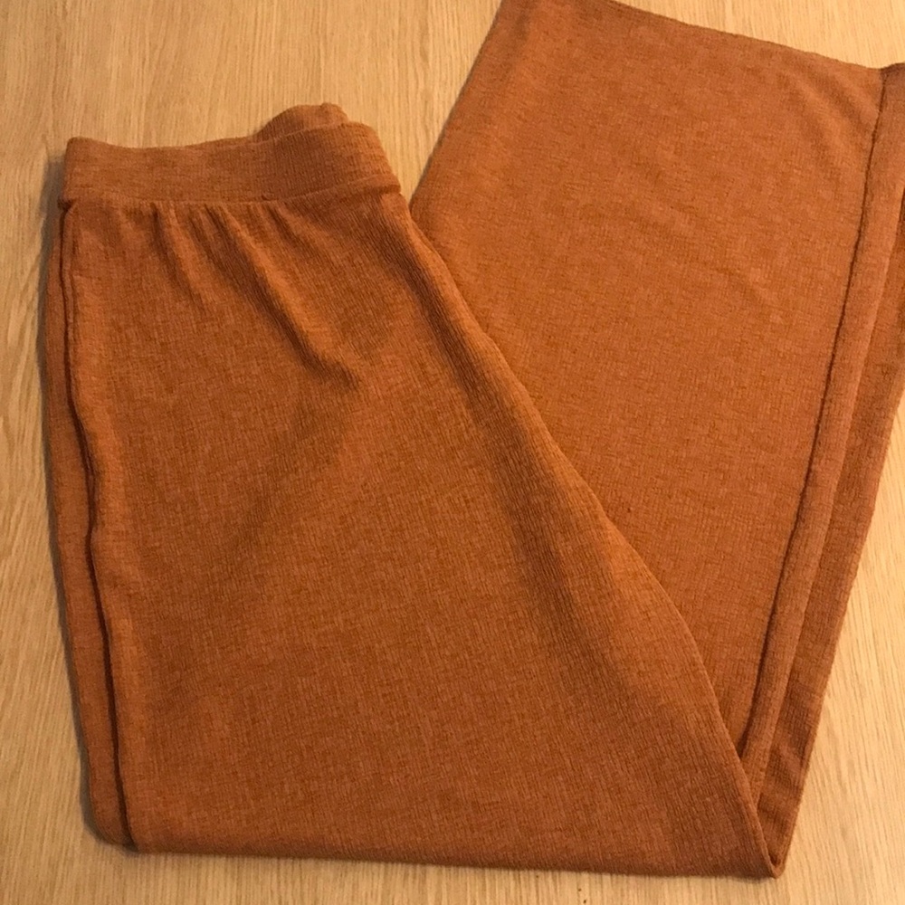 Wide-Leg Women's Pants in Rust - Picture 4 of 6